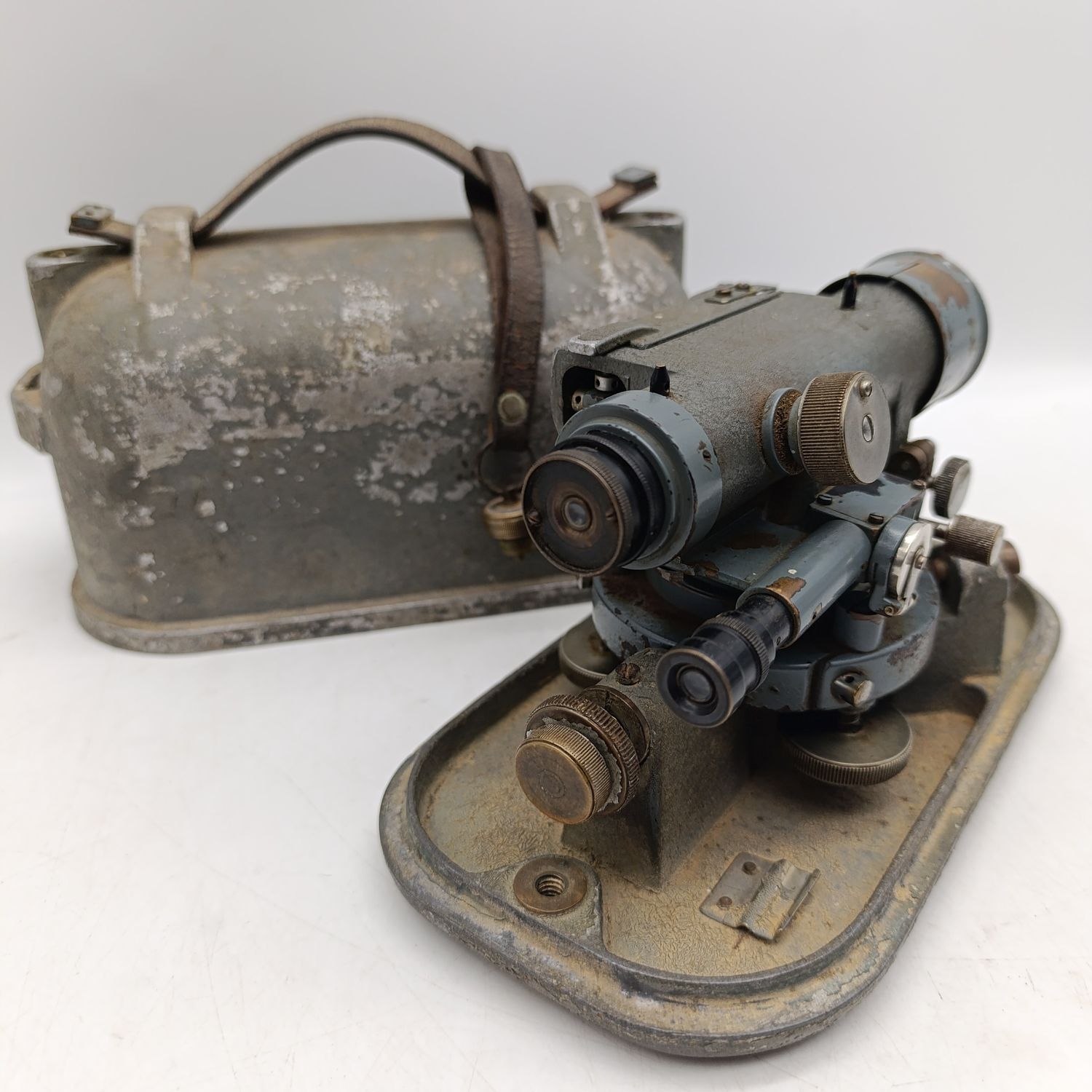 Cooke, Thoughton and Simms Dumpy level with original case - serial S08724