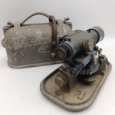 Cooke, Thoughton and Simms Dumpy level with original case - serial S08724