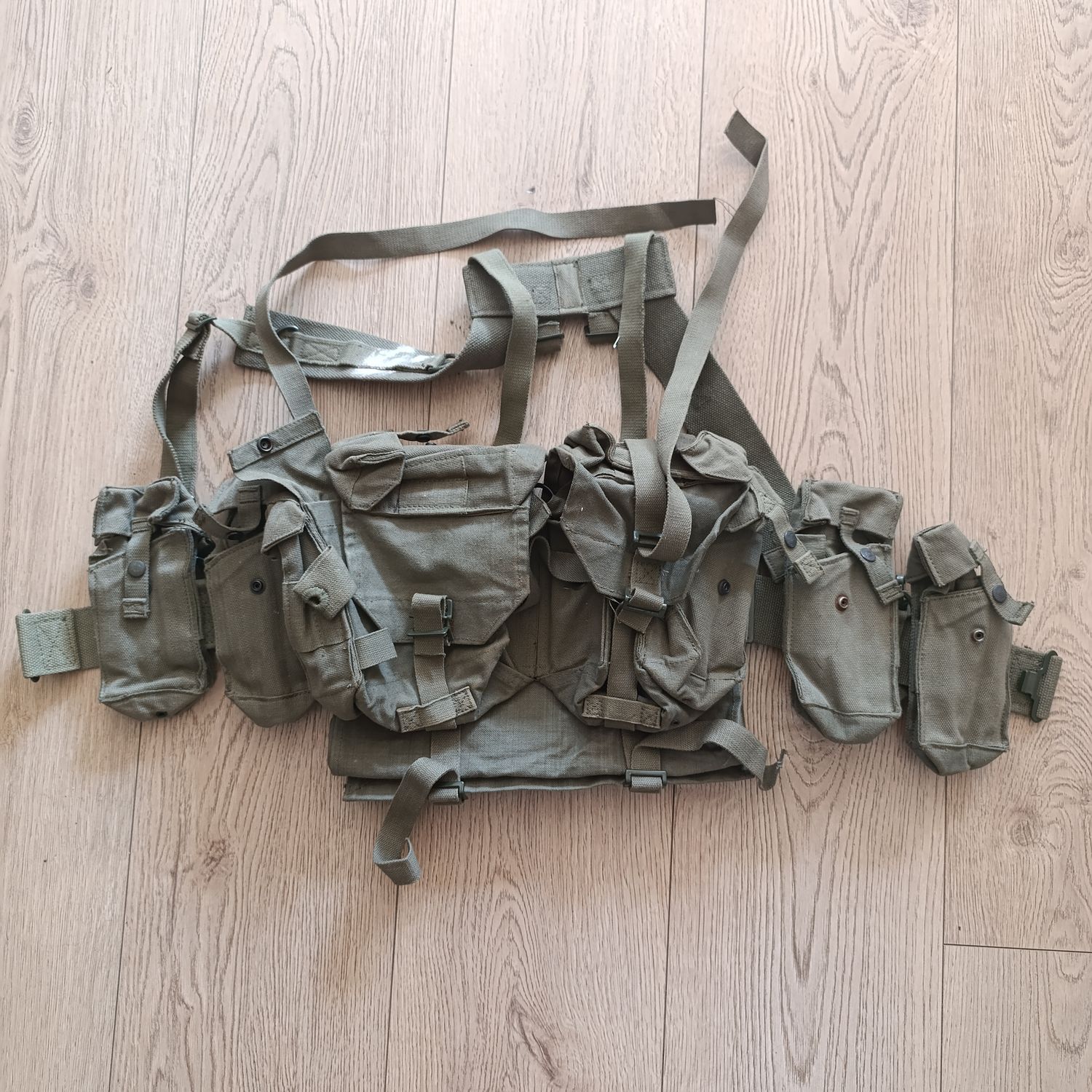 SADf Webbing yoke with kidney pouches, ground sheet cover and 4 ammo pouches