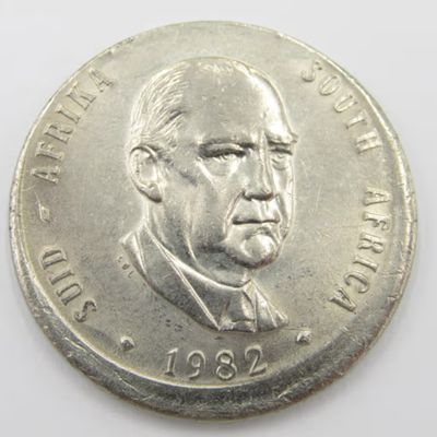 Error coin 1982 Totally misstruck R1 coin - rarely seen in the R1