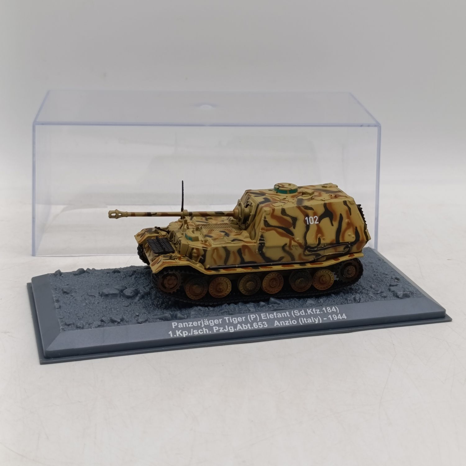 WW2 Panzerjager Tiger Elefant combat tank model - 1944 Anzio (Italy )