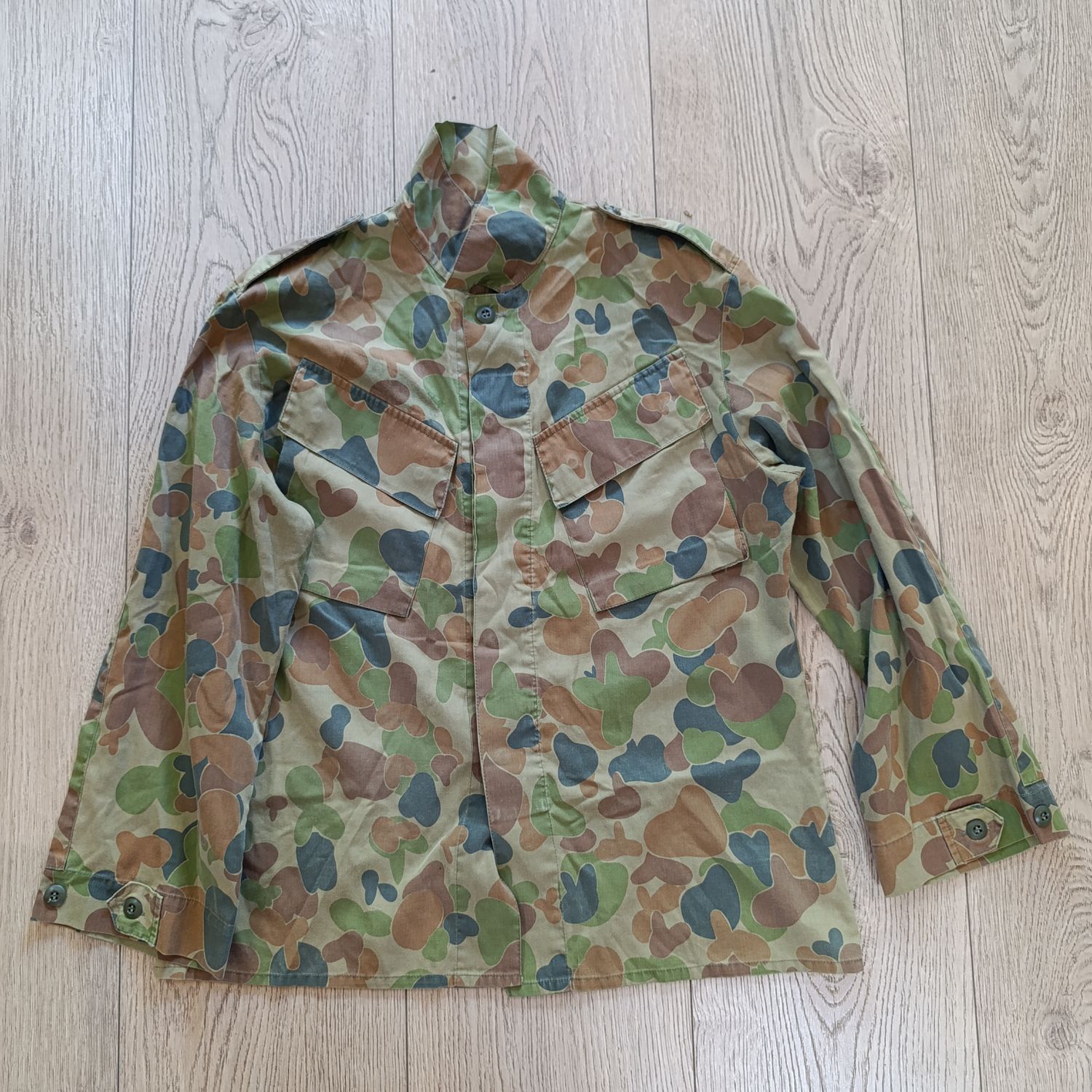Australian Army camo ''Bunny Camo'' long sleeve shirt - size Medium/Large