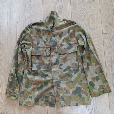 Australian Army camo ''Bunny Camo'' long sleeve shirt - size Medium/Large
