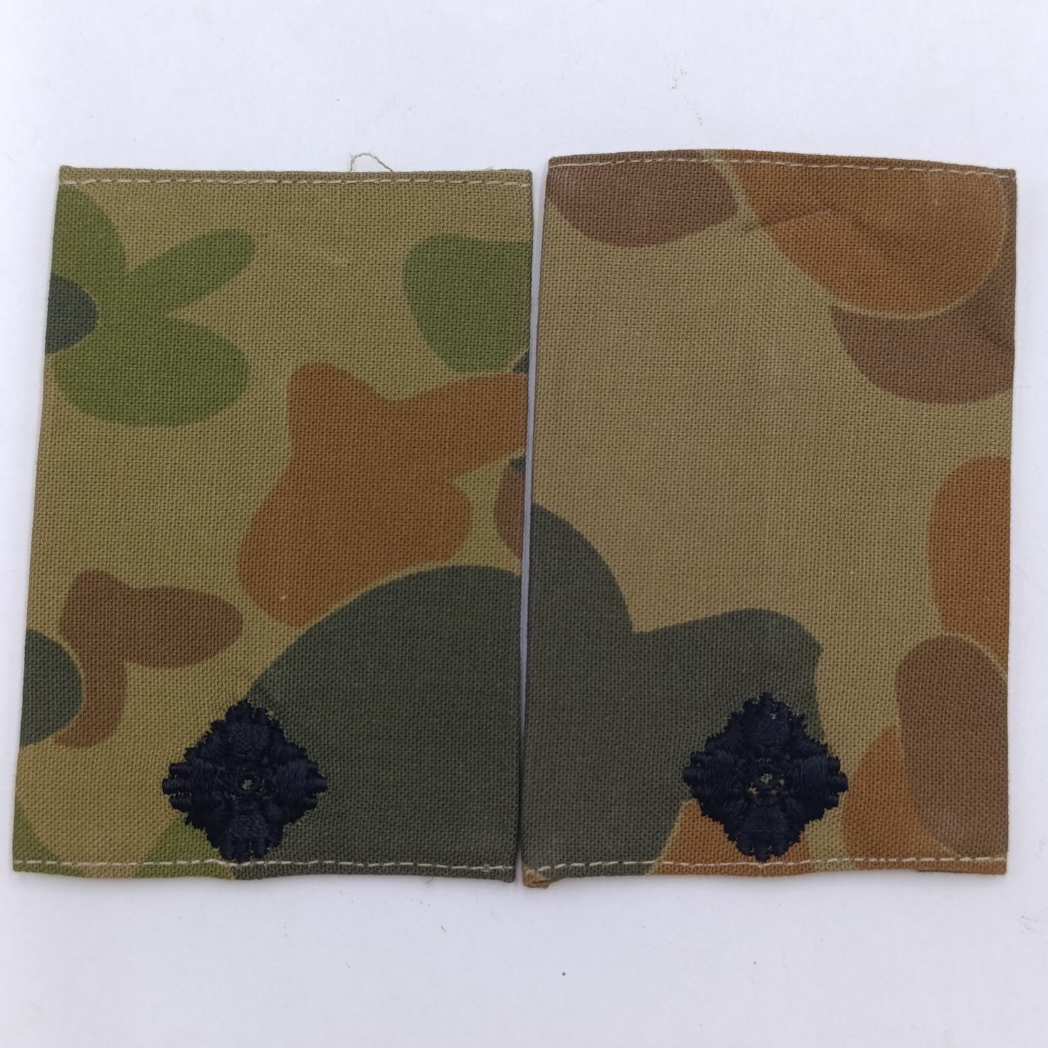 Pair of Australian Army 2nd Lieutenant camo rank epaulettes