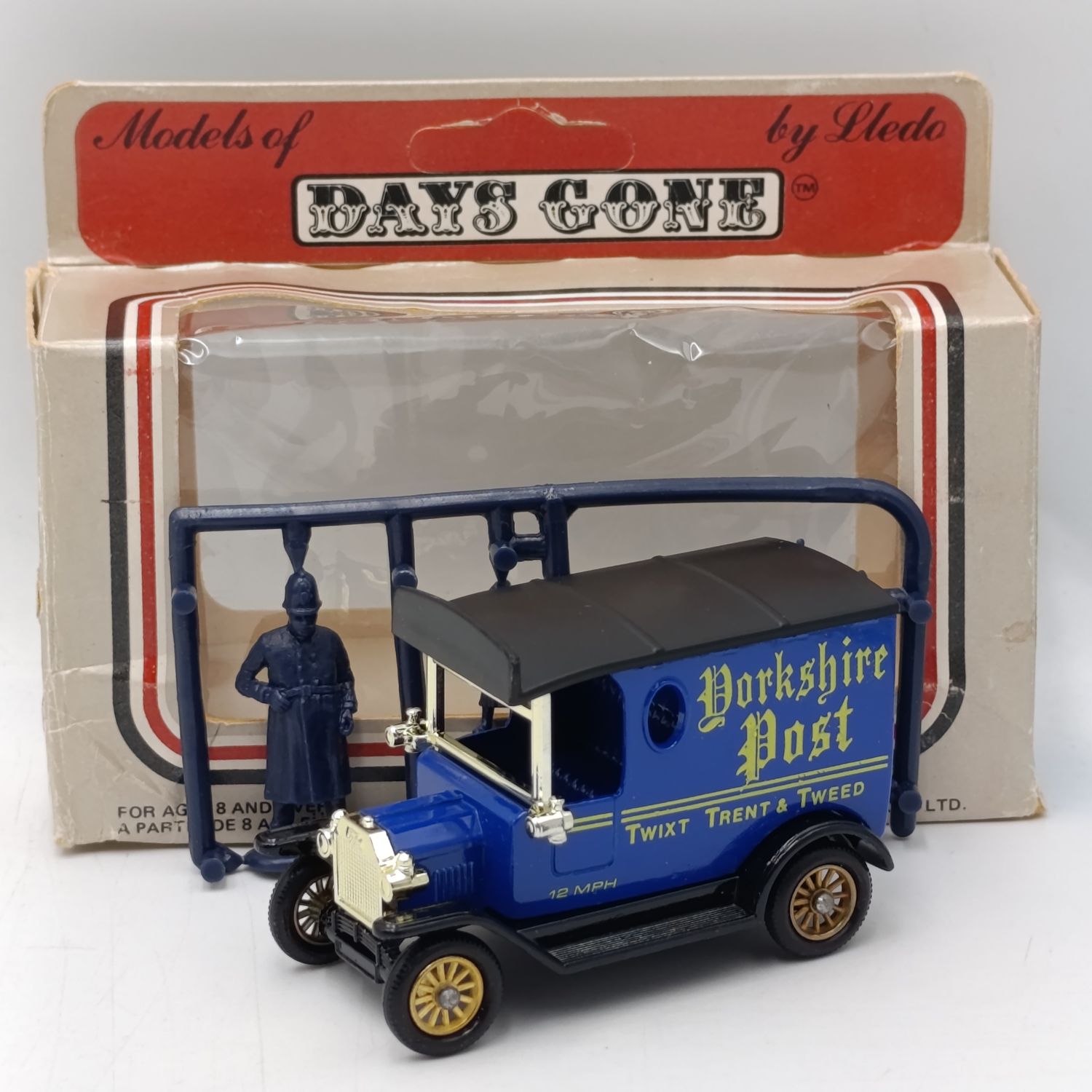 Lledo 1928 Ford Model T Yorkshire Post delivery van model car in box