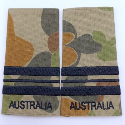 Pair of Australian Army camo Flight lieutenant rank epaulettes