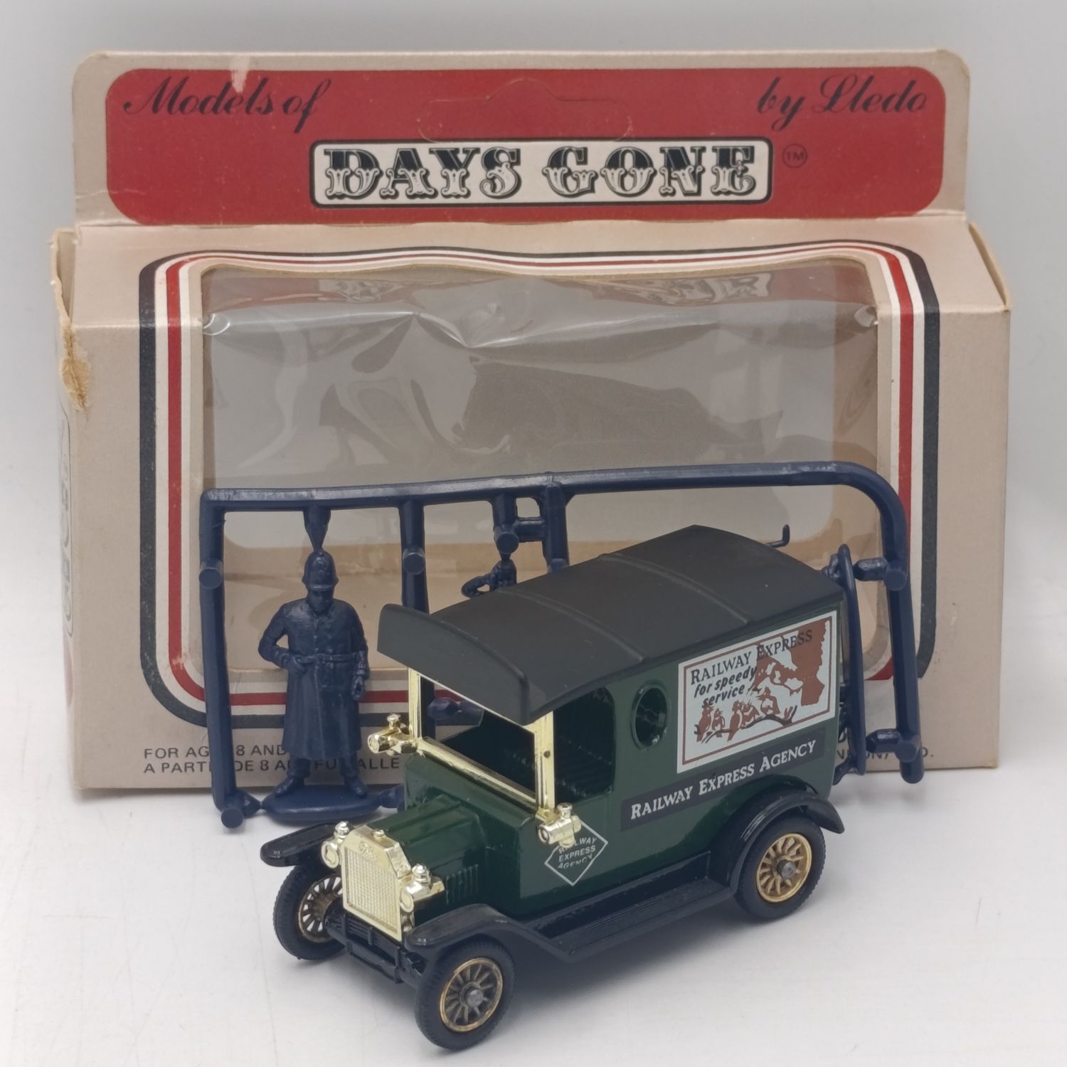 Lledo 1928 Ford model T Railway Express delivery van model car in box