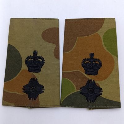 Pair of Australian Army camo Lieutenant colonel rank epaulettes
