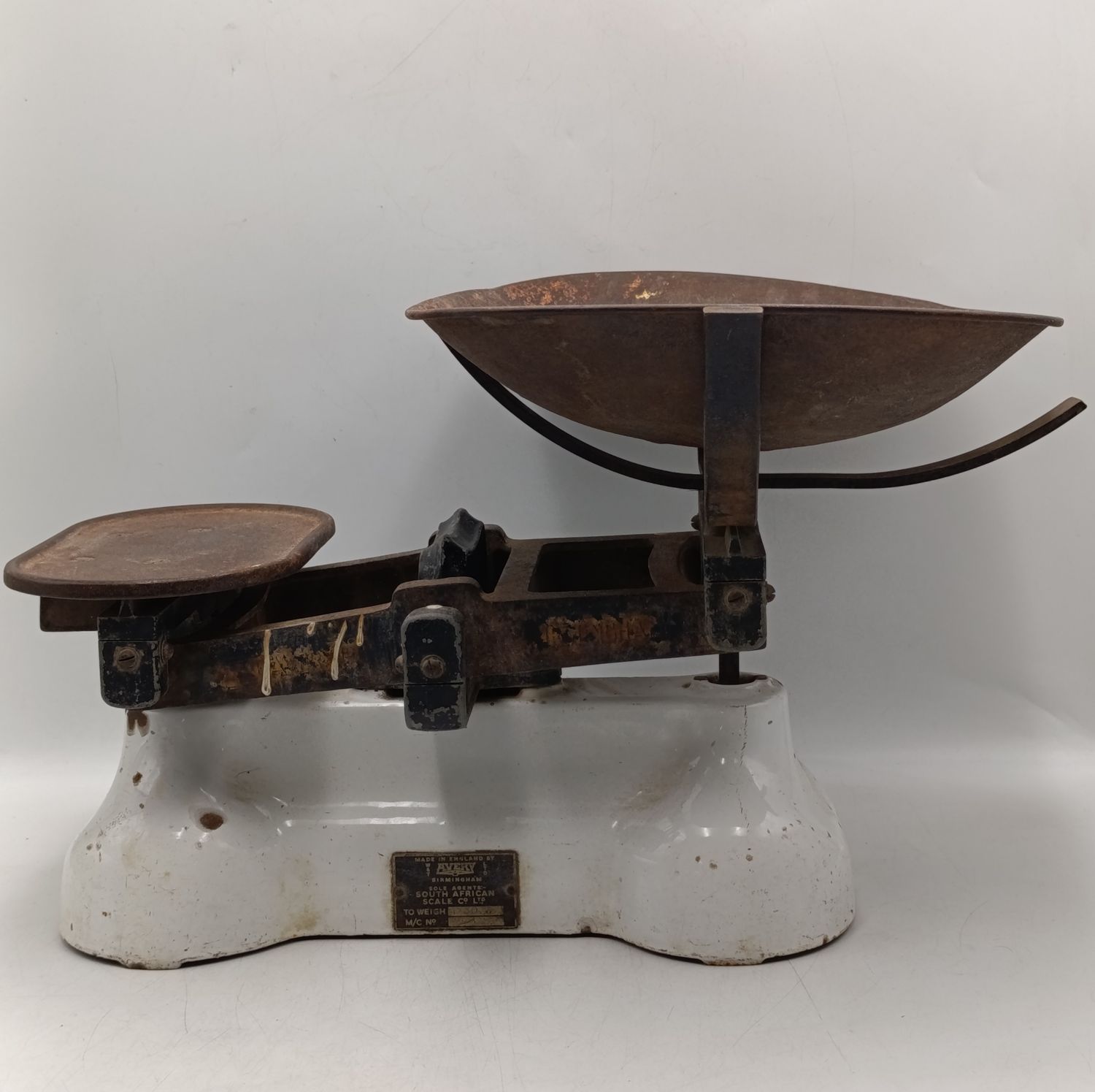 Vintage AVERY 30lbs balancing grocer scale