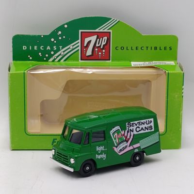 Lledo 1959 Morris LD150 7-UP Soda delivery van model car in box