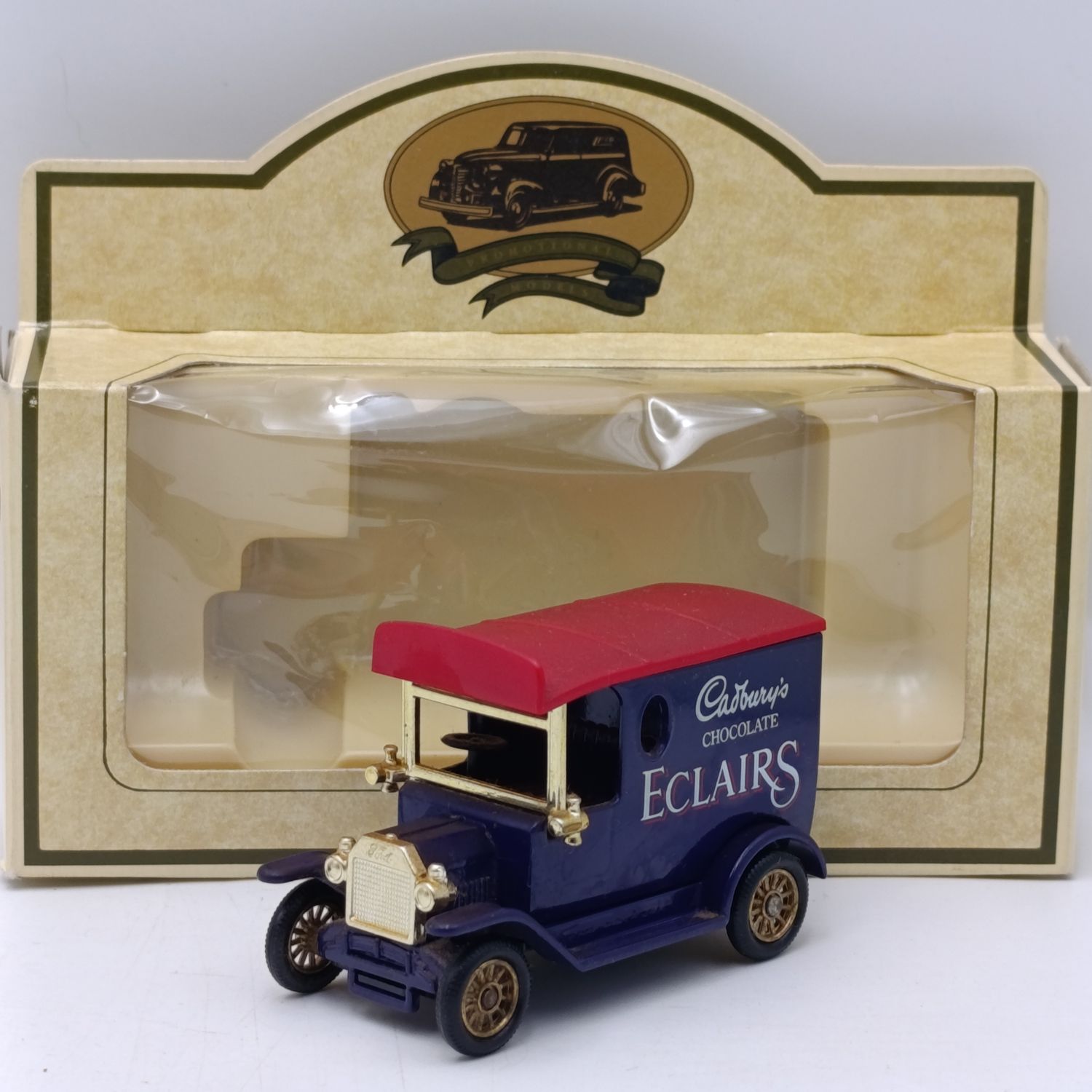 Lledo Ford Model T Cadbury Chocolate Eclairs delivery van mode car in box
