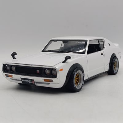 Maisto 1973 Nissan Skyline 2000 GT-R custom die-cast model car - scale 1/24