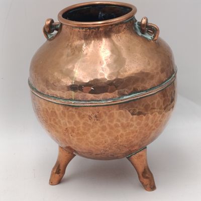Vintage copper 3 legged pot with narrow opening