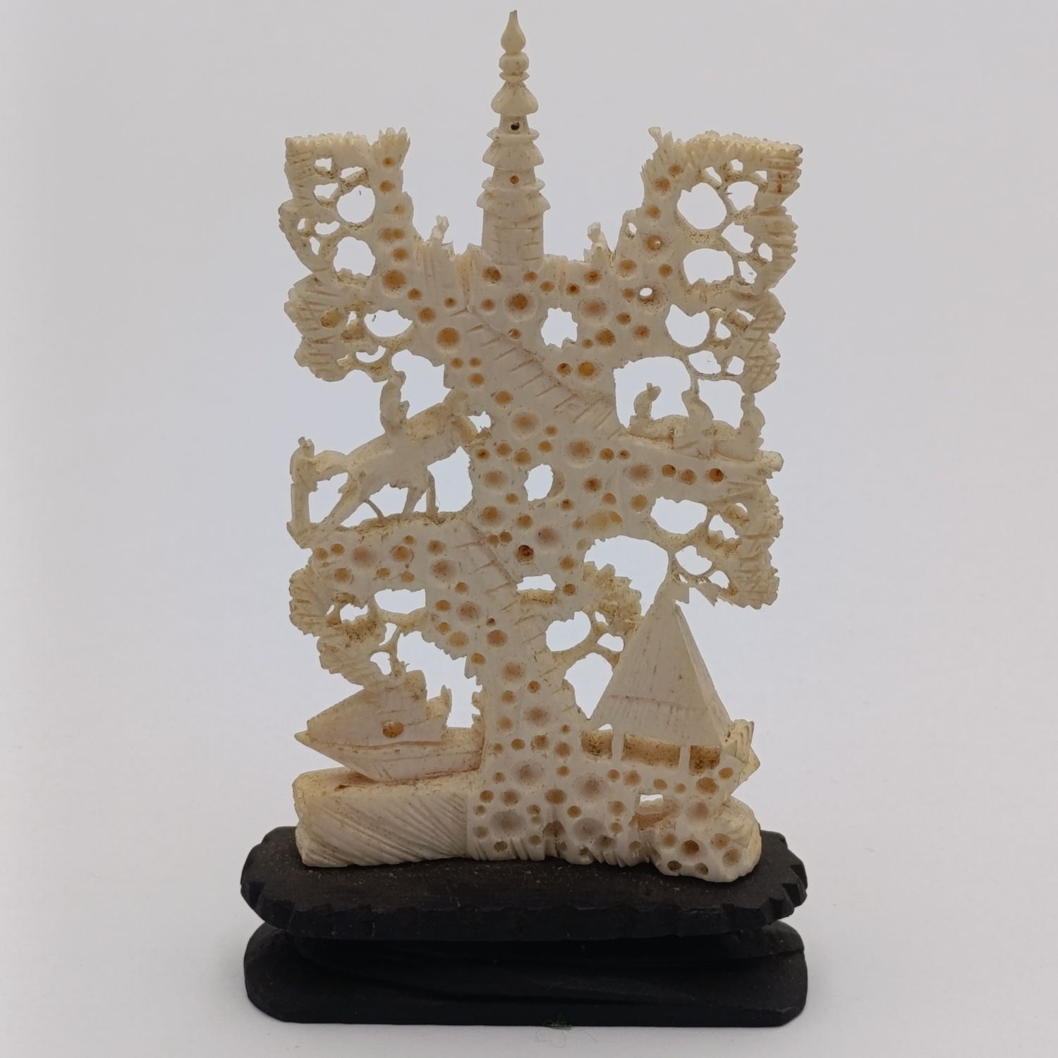 City &amp; Sea scene - Antique chinese carving