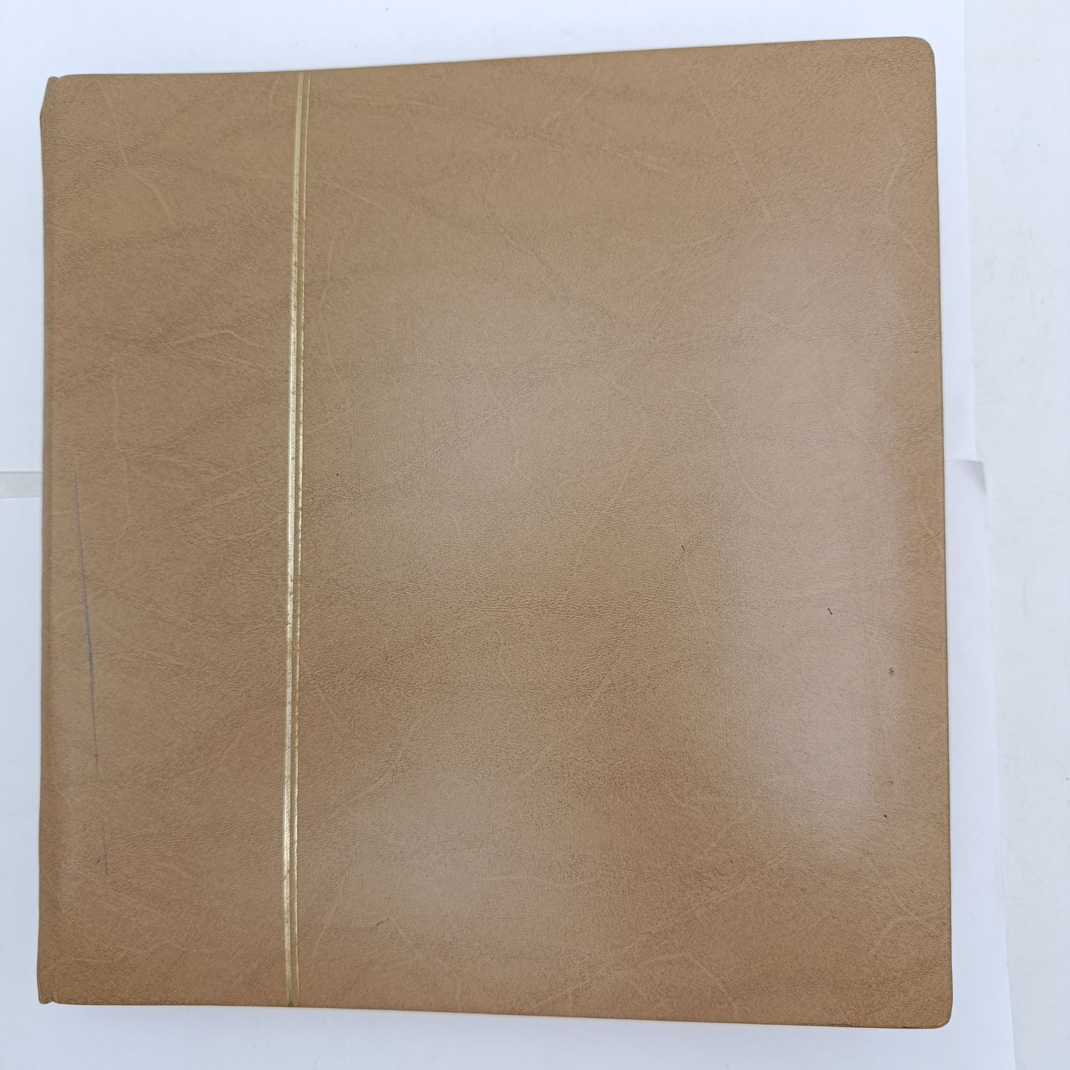 Stamp album with 99 DDr mint stamps from 1980 - collectible South African philately