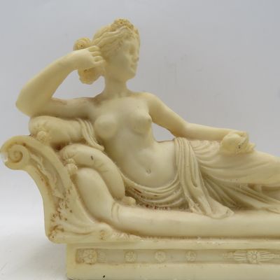 Vintage Italian reclining Venus polyresin sculpture