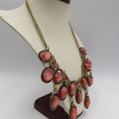 Beautiful Fashion jewellery necklace with pink glittery stones in box
