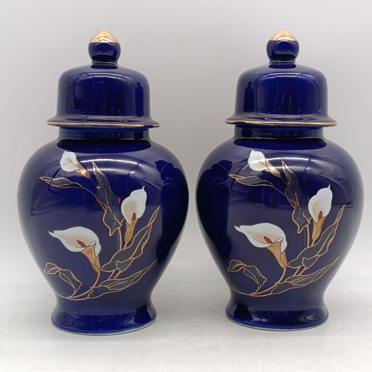Pair of Japan Arum Lily floral pattern ginger jars