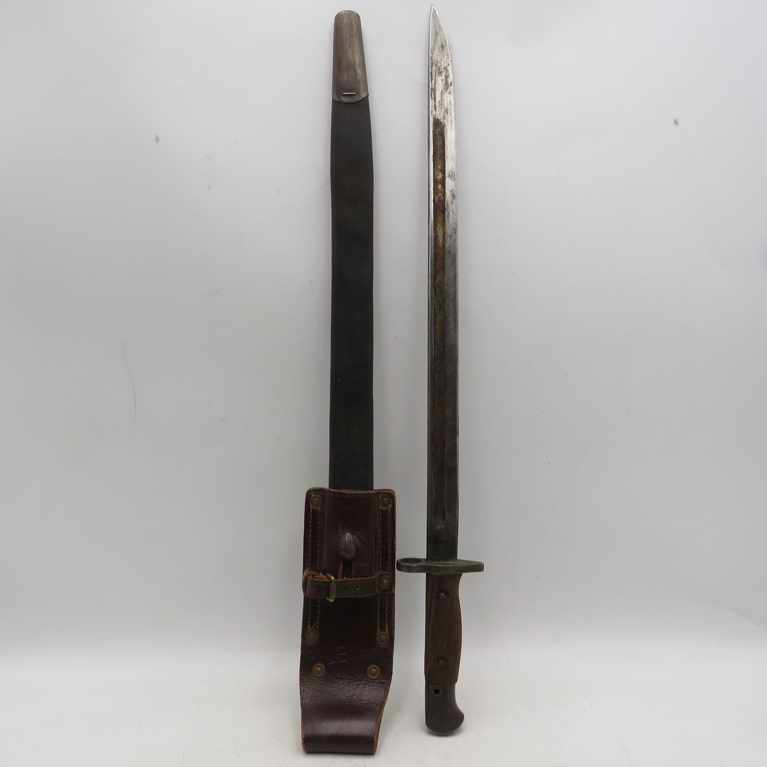 1907 Pattern Saunderson .303 bayonet with sheath - WW1 1918 issue