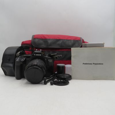 Canon EOS 650 SLR 35mm film camera with 2 extra Speedlite flashes in bag - camera needs a battery, not tested
