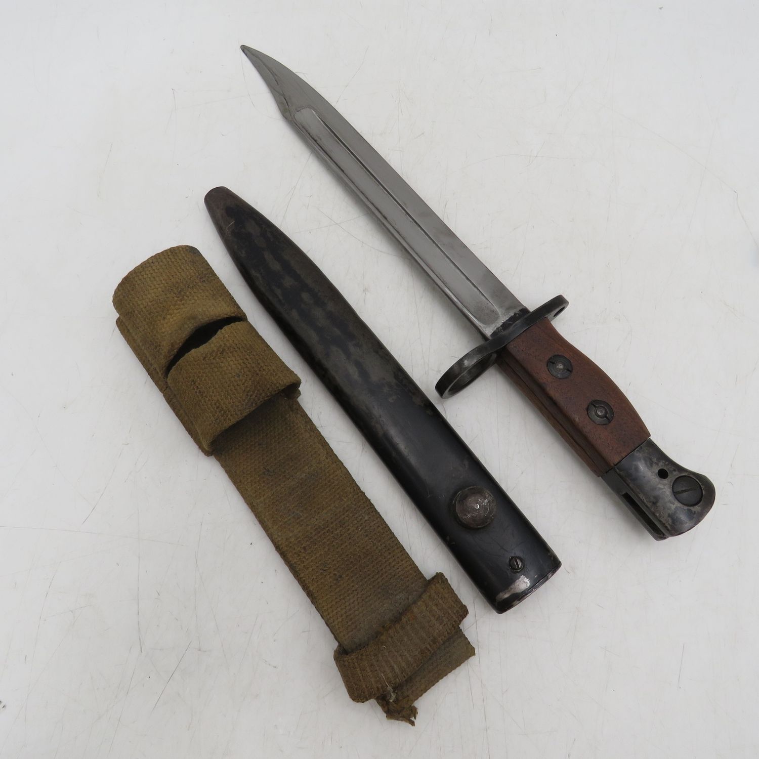 Wilkinson No.5 Mk1 .303 jungle carbine bayonet with sheath