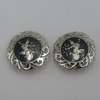 Pair of SIAM Sterling Silver earrings - weighs 5.1 grams