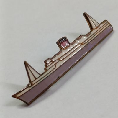Vintage Union Castle Shipping Line pin badge