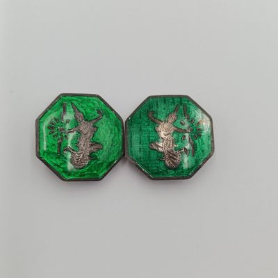 Pair of vintage SIAM Silver earrings - green enameled - weighs 9.4 grams