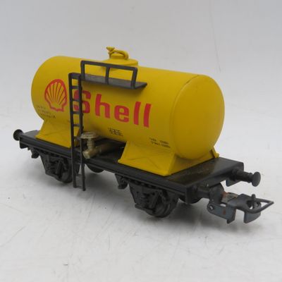 Vintage Electrotren Shell oil tanker - HO Scale