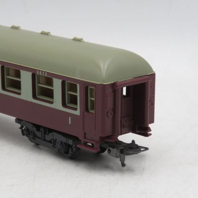 Lima SA Railways #3672 TransKaroo sleeper coach - HO Scale