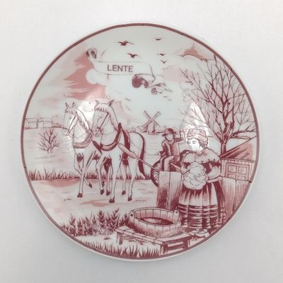 Lot of 4 vintage Red Delft porcelain wall plates