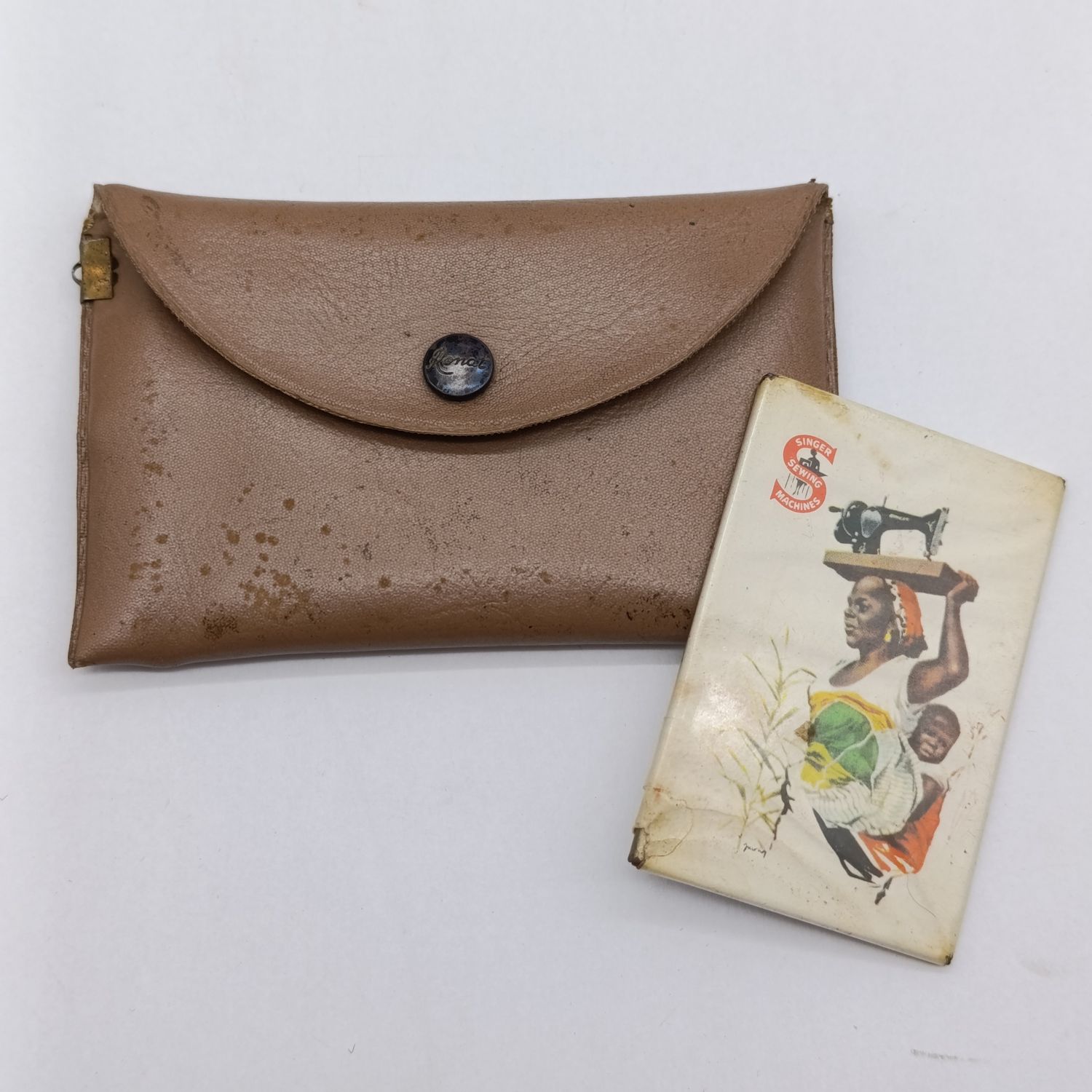 Vintage Singer Sewing Machines advertising pocket mirror in pouch