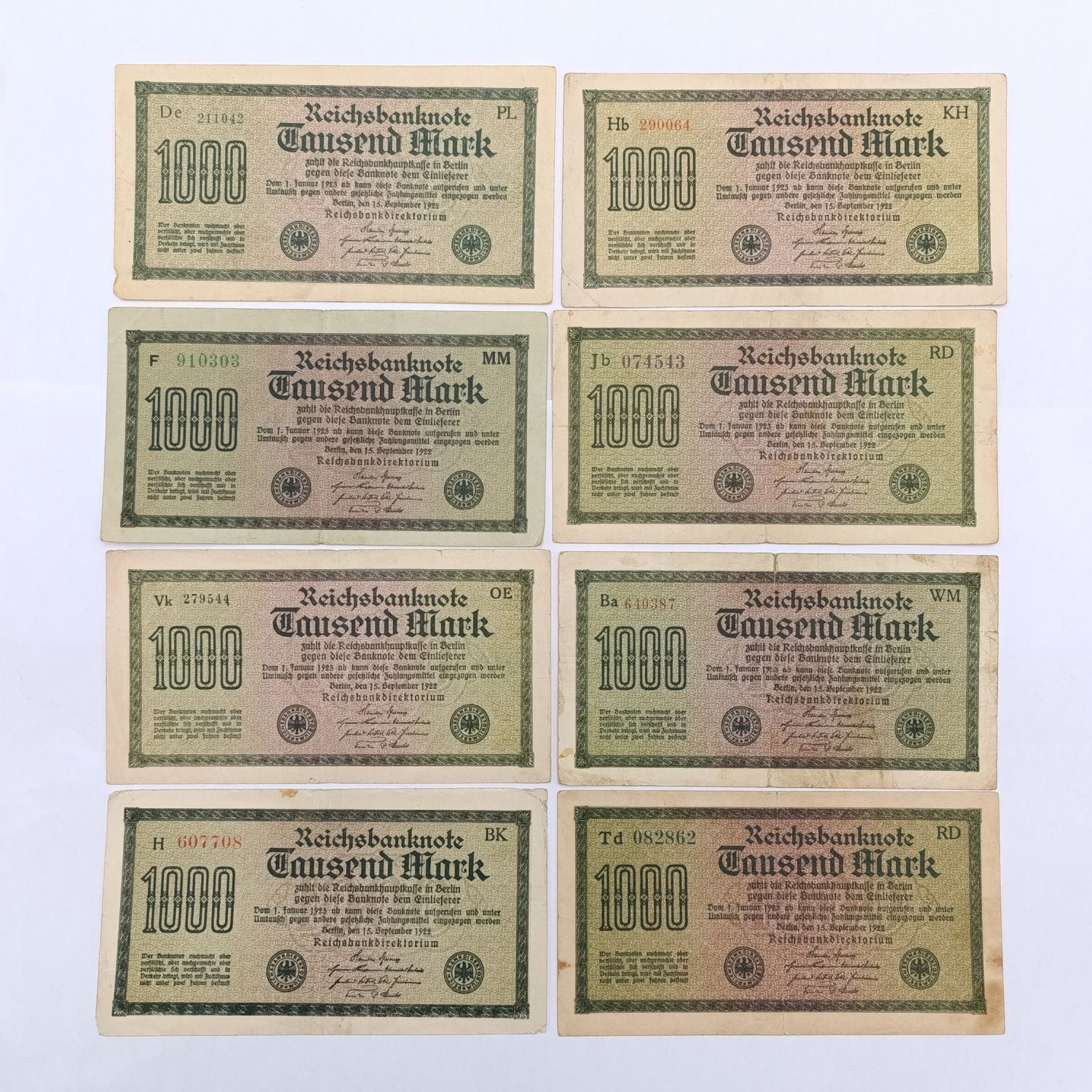 Lot of 8 German 1922 banknotes 1000 mark - all with different type or colour serials