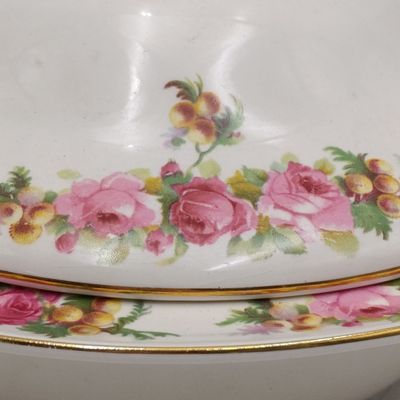Vintage Royal Doulton Roses and Wattle serving bowl with lid