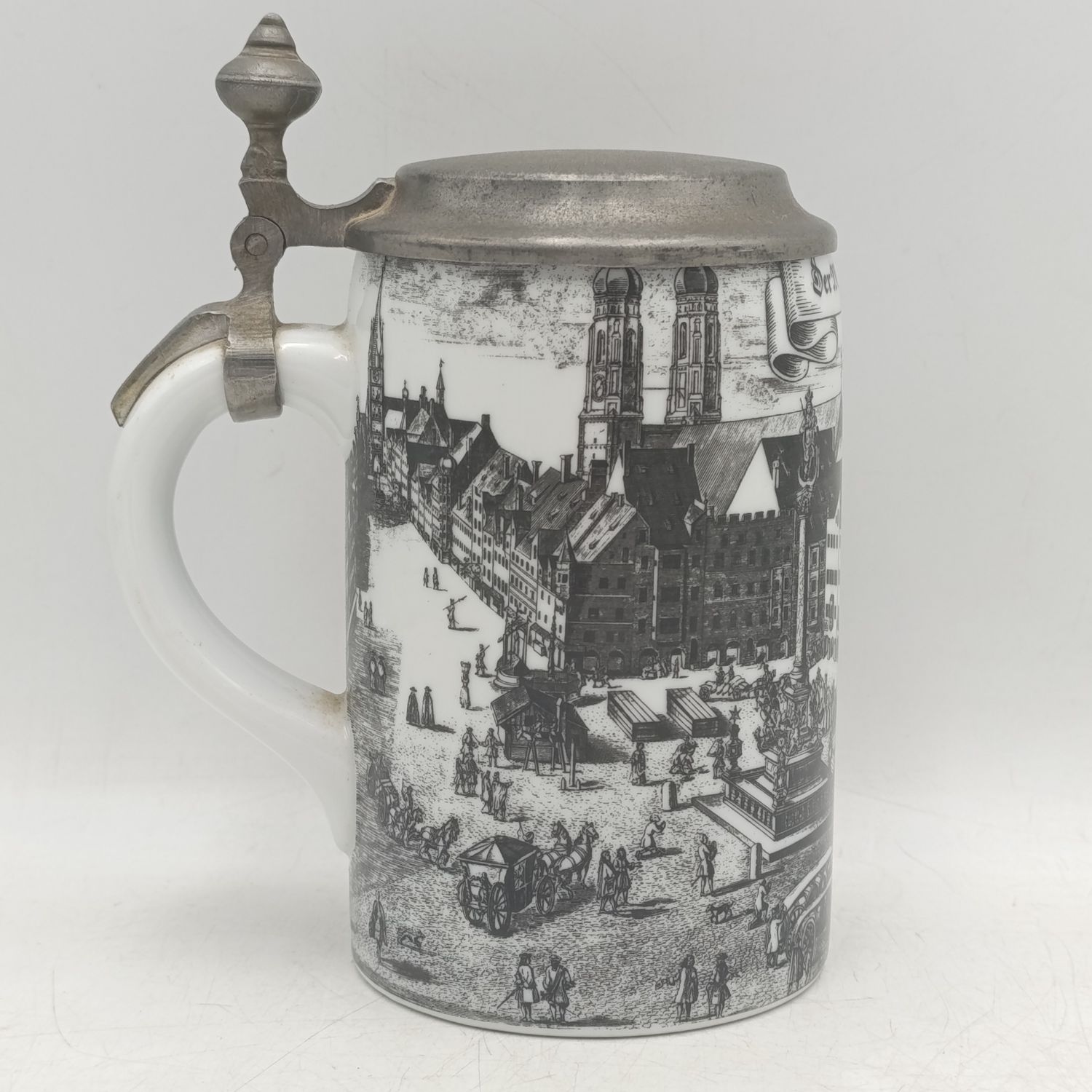 Vintage German Munchen commemorative beer tankard with lid