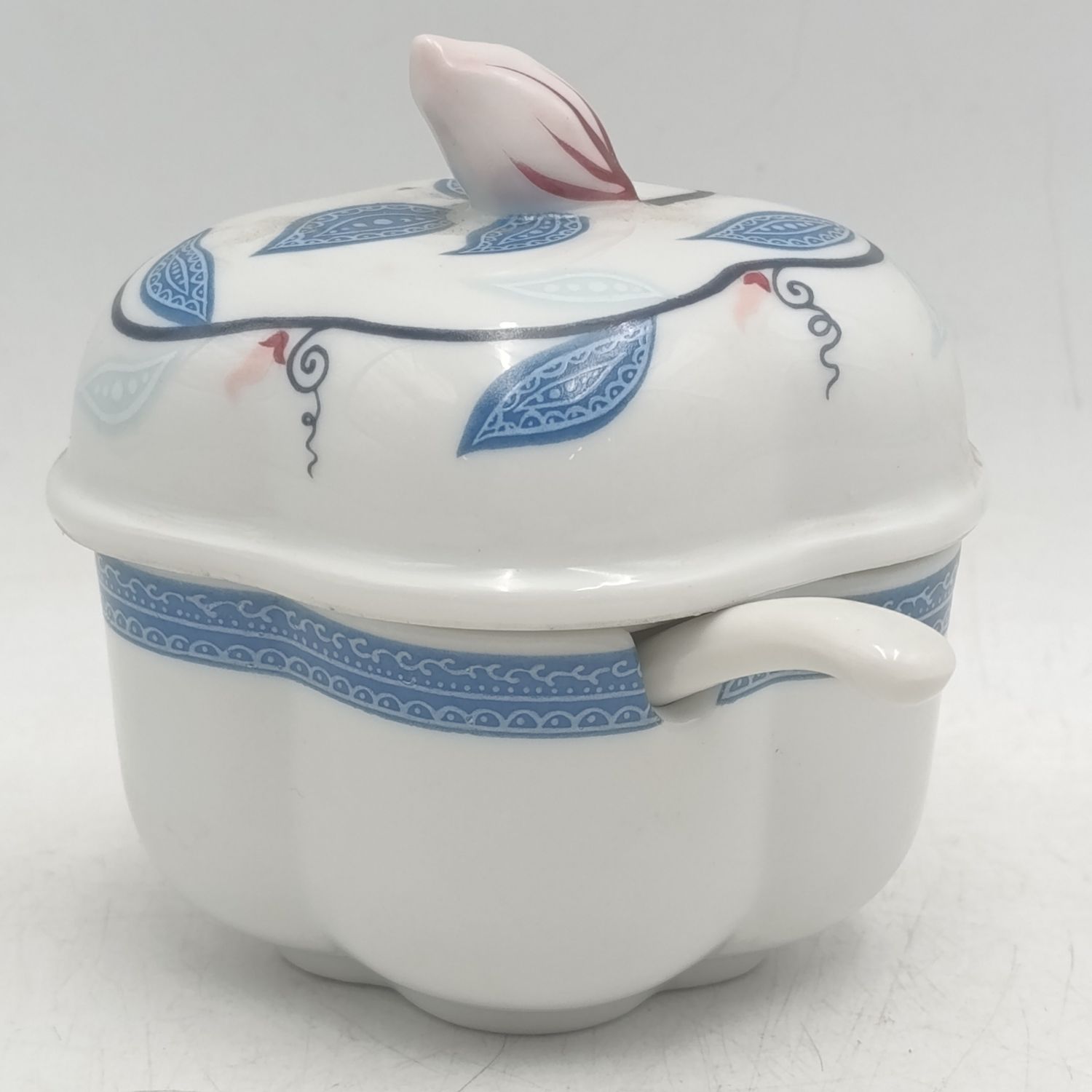 Vintage Elizabeth Arden Royal Pavillion porcelain lidded cream dish with spoon
