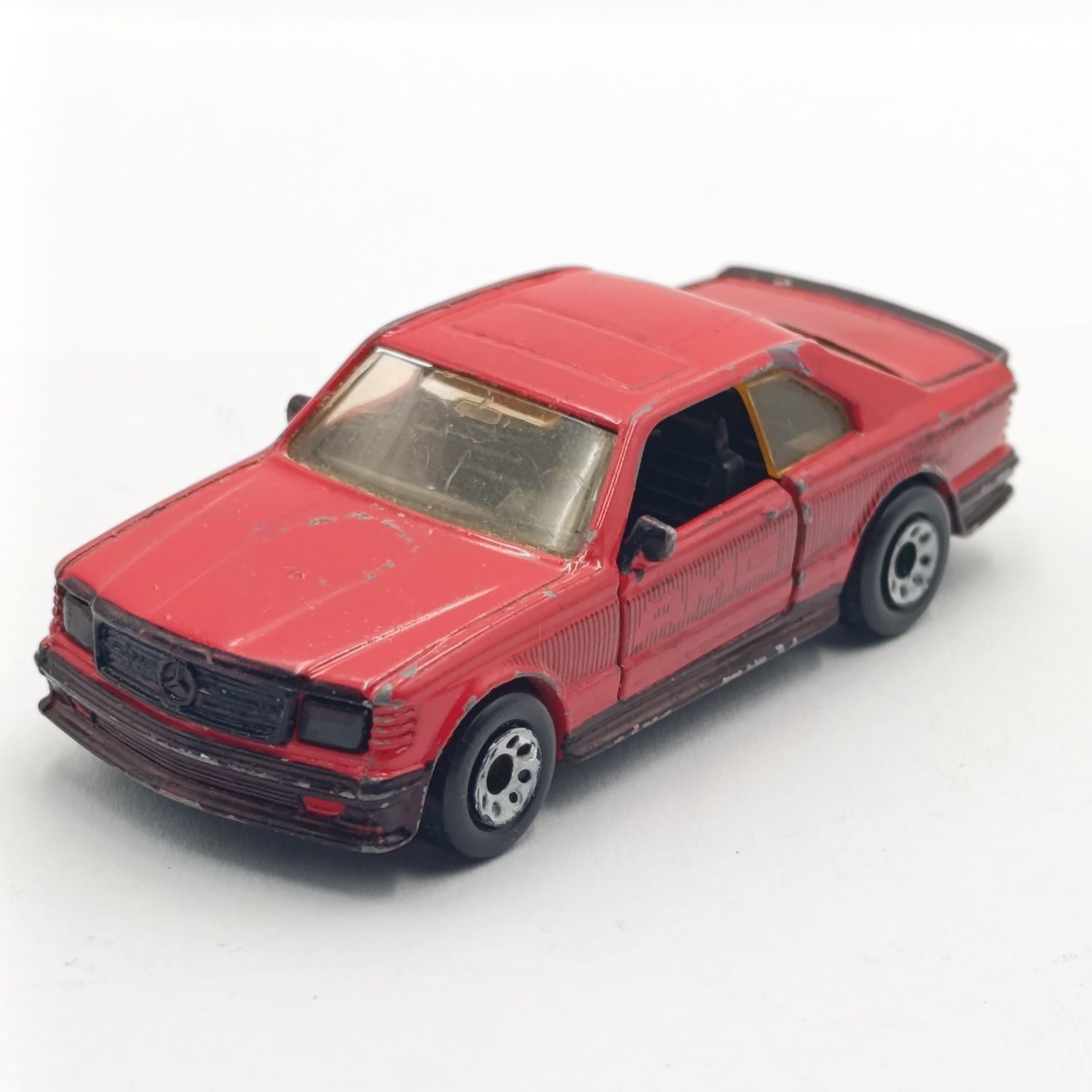 Matchbox Mercedes-Benz 500 SEC die-cast toy car - scale 1/64