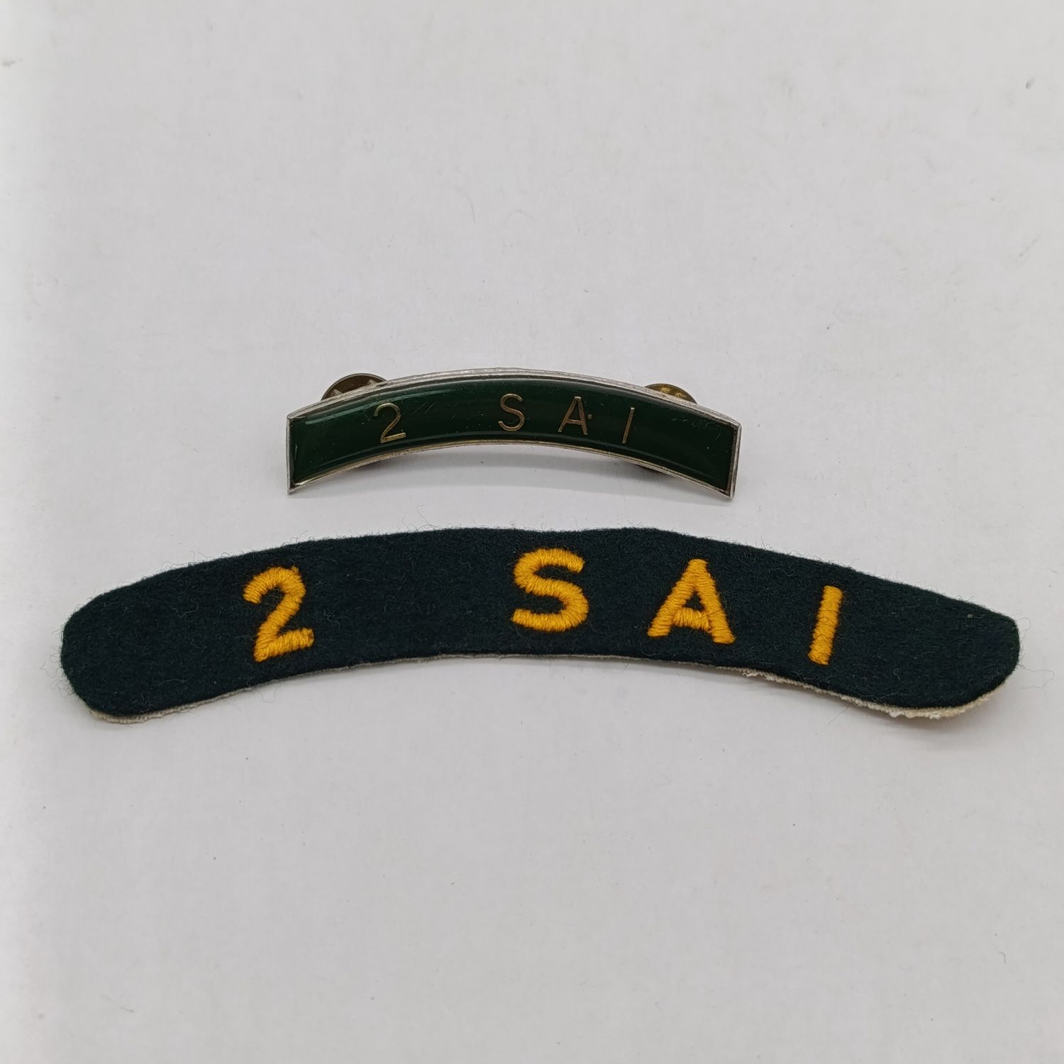 SADF 2 SA infantry metal and cloth shoulder titles