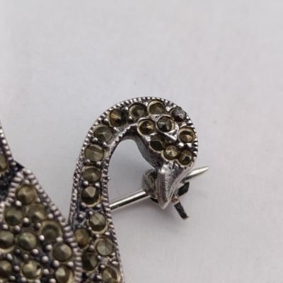Sterling silver marcasite and turquoise brooch - weighs 9.4 grams
