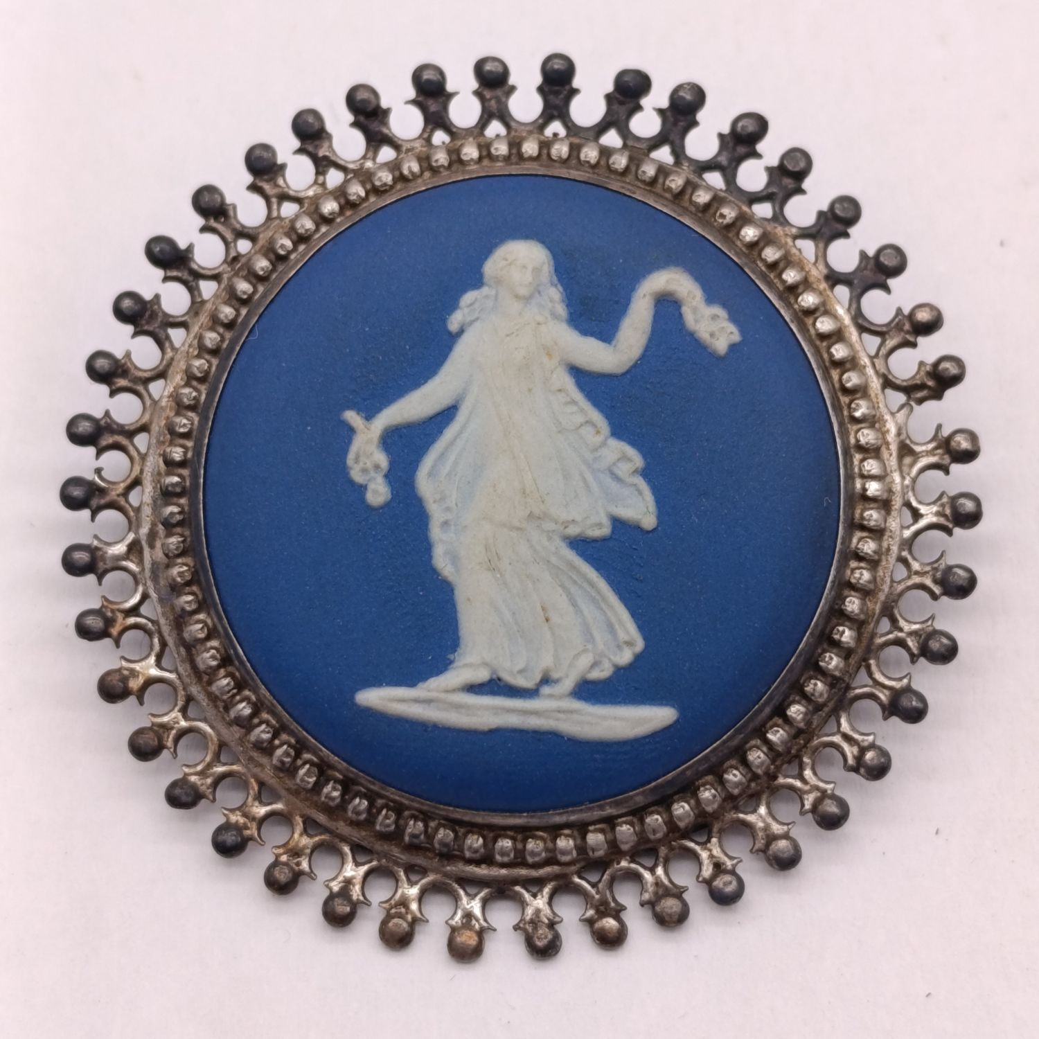 Hallmarked silver and dark blue Wedgwood brooch - cameo type