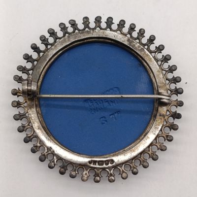 Hallmarked silver and dark blue Wedgwood brooch - cameo type