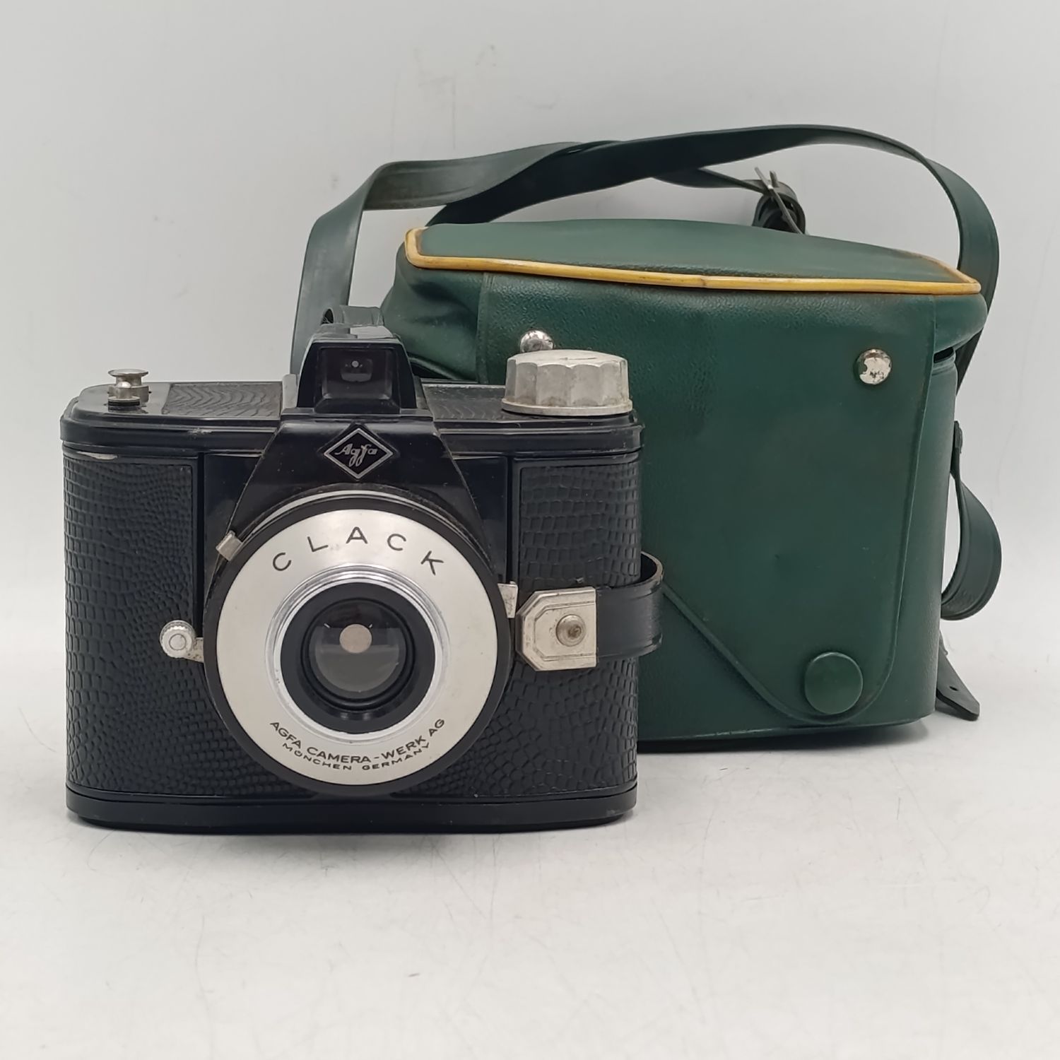 Vintage AGFA Clack medium format film camera with original pouch