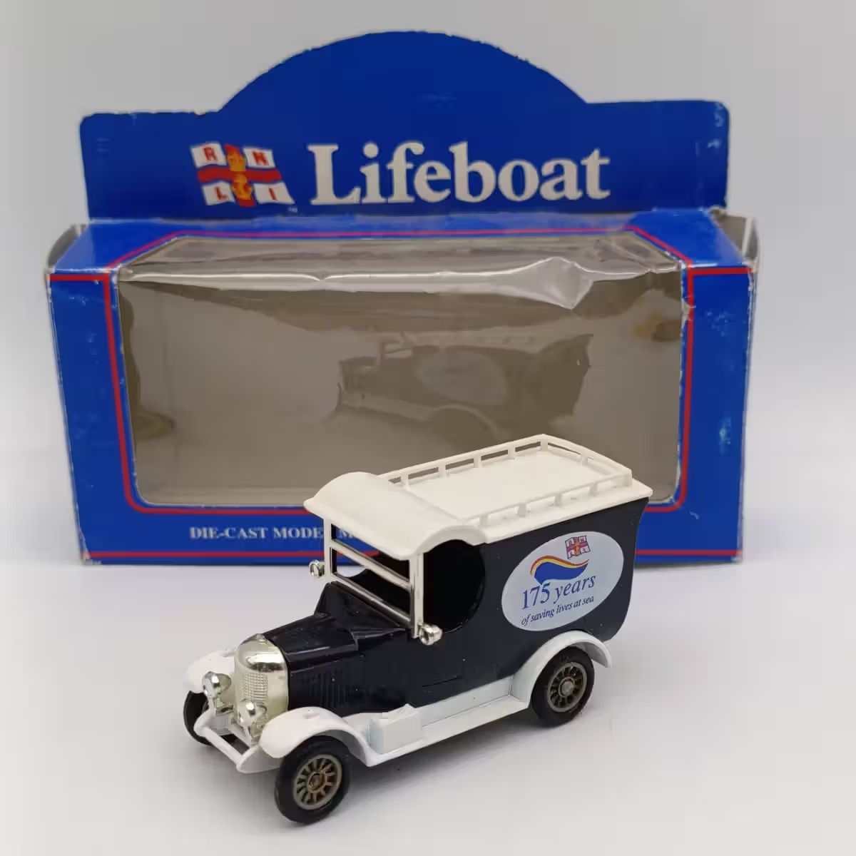 Lledo 1926 Morris Bull nose Lifeboat 175 Years die-cast model car in box