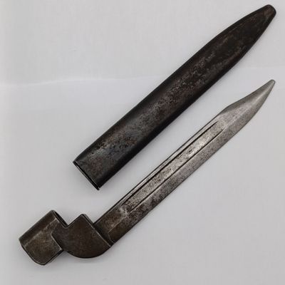 British No.9 Mk1 .303 rifle bayonet with scabbard