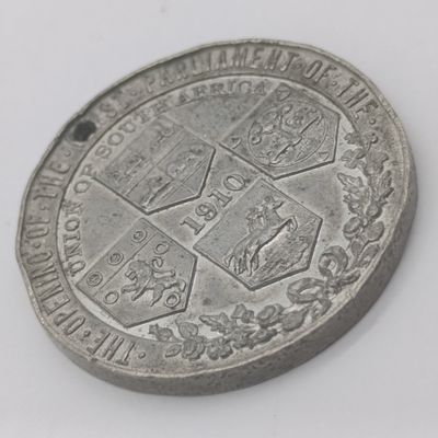 Union of South Africa 1910 King George 5 and Mary opening of first parliament medallion