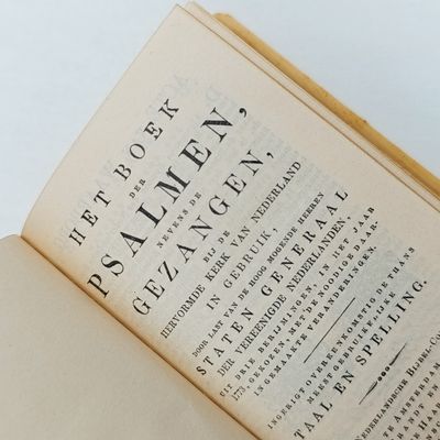 1918 Sel of Psalmen and Gezanger twin set in cover case