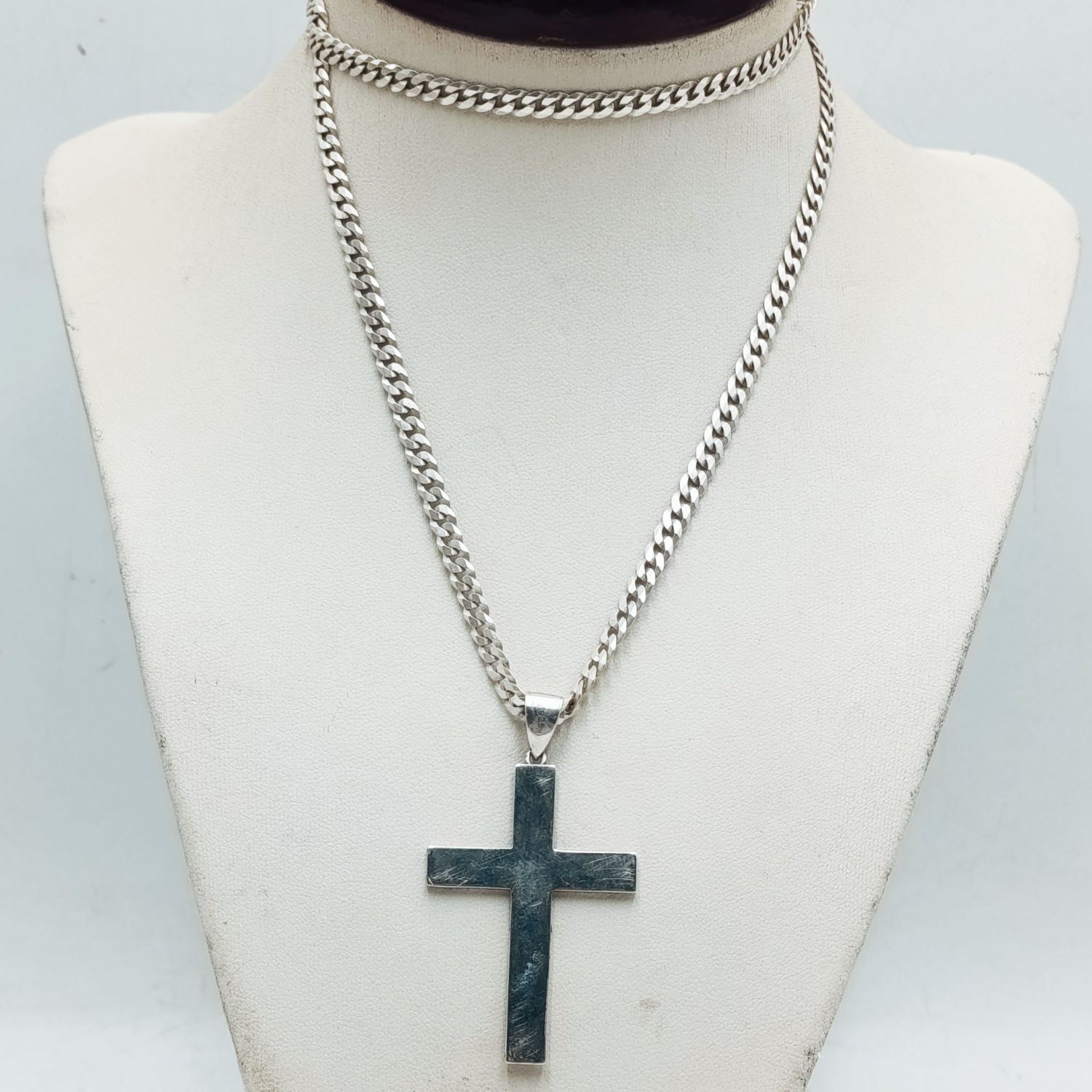 Sterling silver Curb link necklace with cross pendant - weighs 19.1 grams - Length 60cm