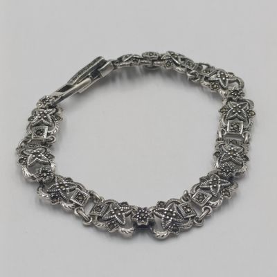 Beautiful sterling silver marcasite bracelet - weighs 17.1 grams - length 19cm