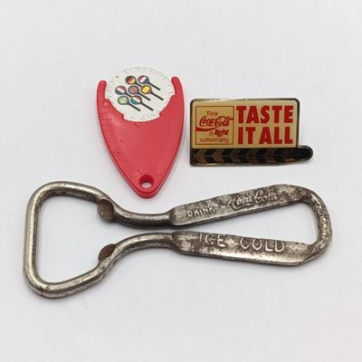 Lot of 3 Coke items - Opener/Golf coin/badge