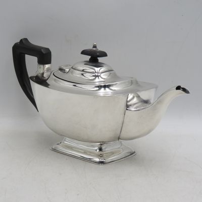 Antique EPNS silverplated tea pot